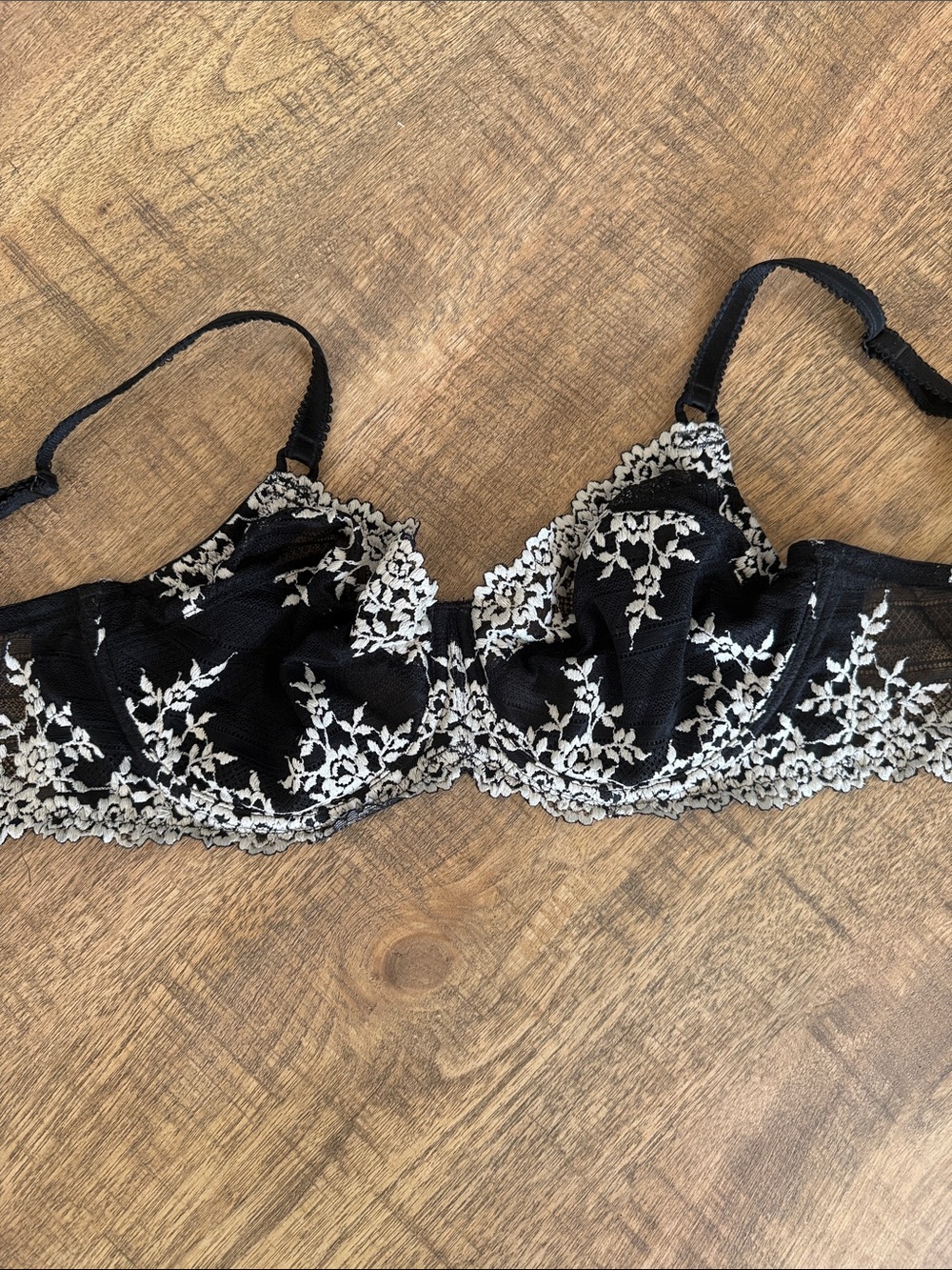 Wacoal Black Bra with White Floral Lace Embroidery